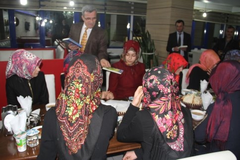 Başkan Akcan Taşburun Kız Kuran Kursu Öğrencileri İle Buluştu